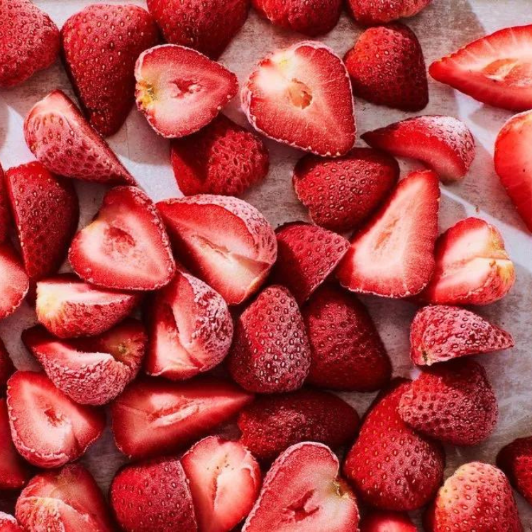 Frozen Strawberry – Rukn Alqawafel4 Frozen Strawberry – Rukn Alqawafel4
